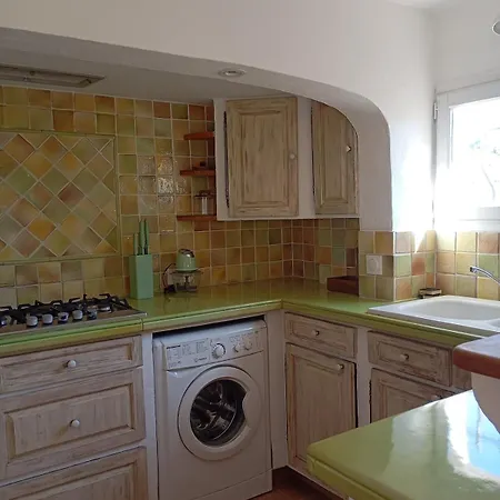 Bas De , Coin Detente Exterieur Et Parking Apartament