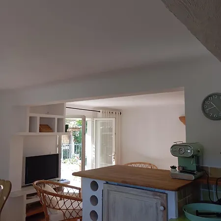 Bas De , Coin Detente Exterieur Et Parking Apartament *