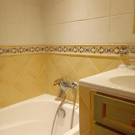 Bas De , Coin Detente Exterieur Et Parking Apartament