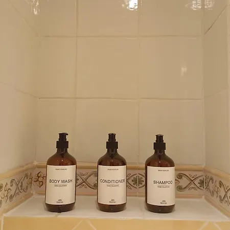 Bas De , Coin Detente Exterieur Et Parking Cagnes-sur-Mer